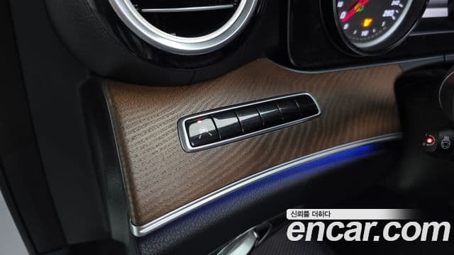 Mercedes-Benz E-Class 2019 — Şəkil 16/20