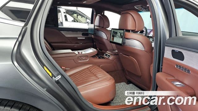 Genesis G90 2023 — Photo 26/41