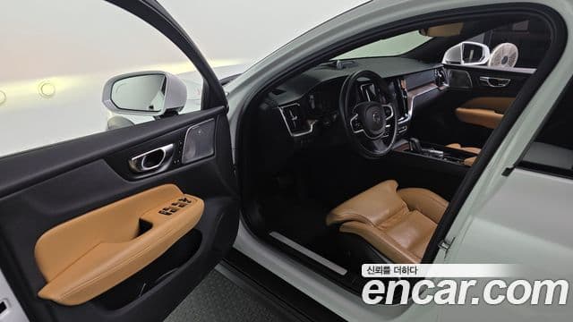 Volvo V60 Cross Country 2020 — Şəkil 10/20