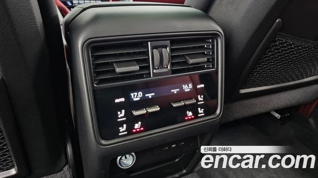 Porsche Cayenne 2023 — Photo 24/35