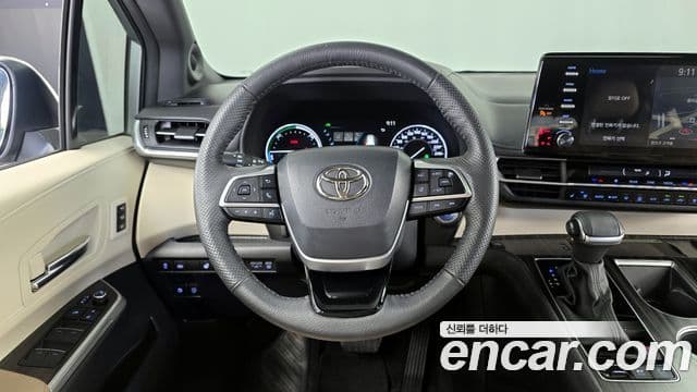 Toyota Sienna 2023 — Фото 13/20