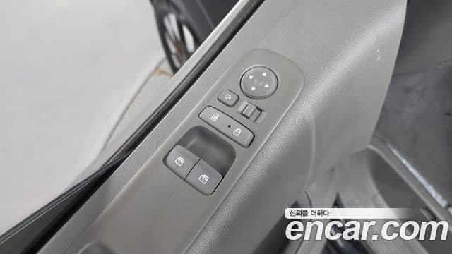 Hyundai Staria 2021 — фото 13 из 20