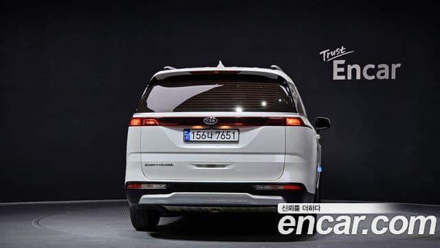 Kia Carnival 2021 — Фото 4/20