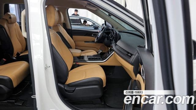 Kia Carnival 2021 — Фото 11/20