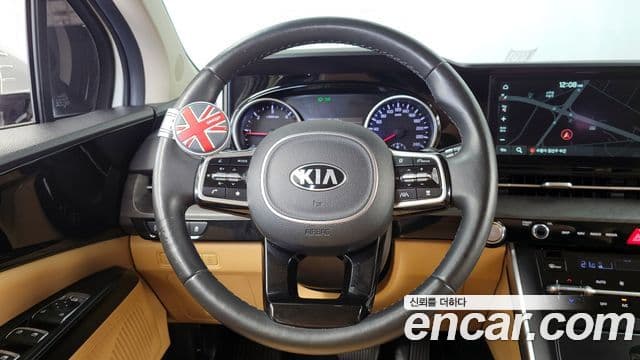 Kia Carnival 2021 — Фото 13/20