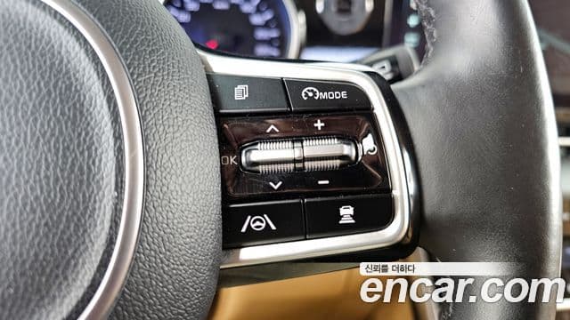 Kia Carnival 2021 — Фото 18/20