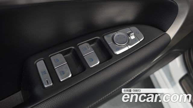 Genesis G70 2023 — ფოტო 21/33