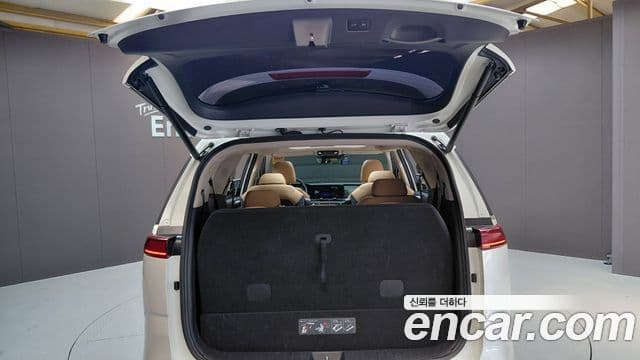 Kia Carnival 2022 — Şəkil 17/20