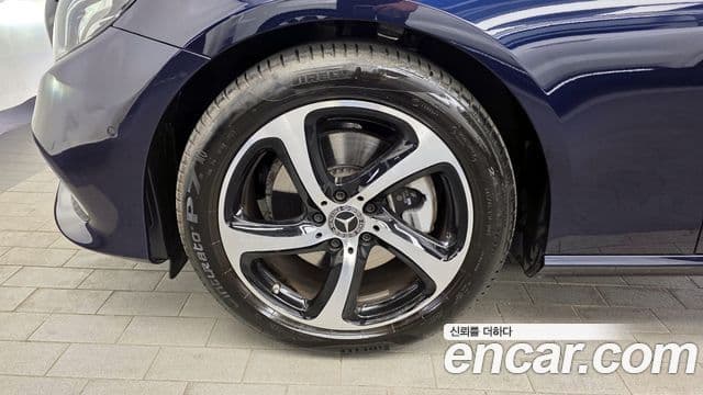 Mercedes-Benz E-Class 2020 — ფოტო 5/20
