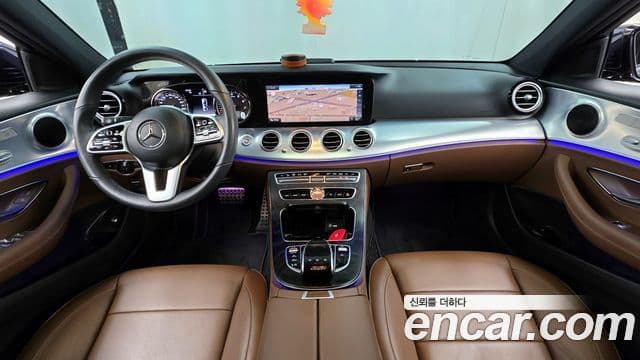Mercedes-Benz E-Class 2020 — ფოტო 7/20