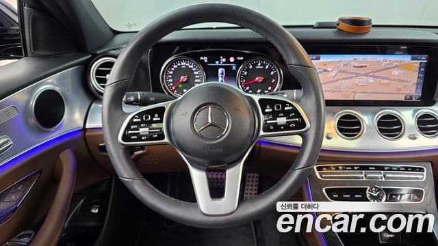 Mercedes-Benz E-Class 2020 — ფოტო 13/20