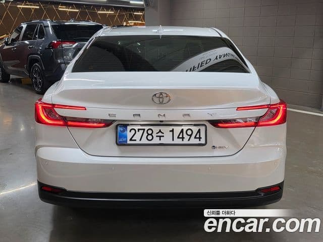 Toyota Camry 2025 — Photo 10/16