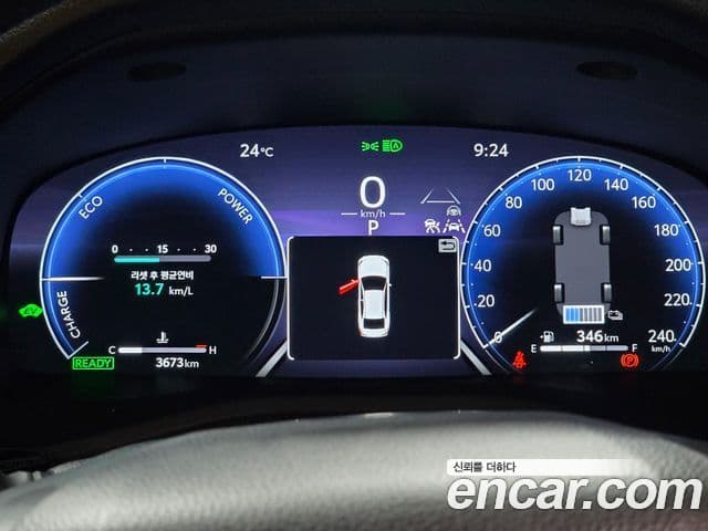 Toyota Camry 2025 — Photo 12/16