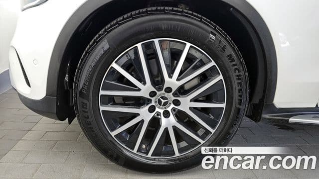 Mercedes-Benz GLC-Class 2020 — ფოტო 4/20
