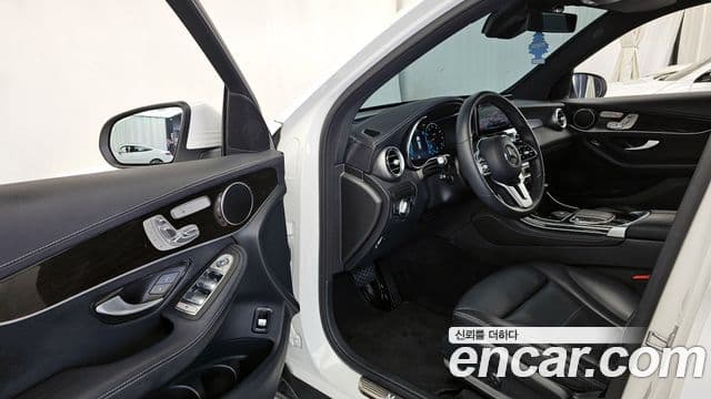 Mercedes-Benz GLC-Class 2020 — ფოტო 8/20