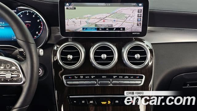 Mercedes-Benz GLC-Class 2020 — ფოტო 13/20