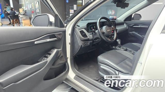 Kia Seltos 2024 — ფოტო 10/20