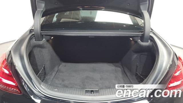 Mercedes-Benz S-Class 2018 — Фото 19/20