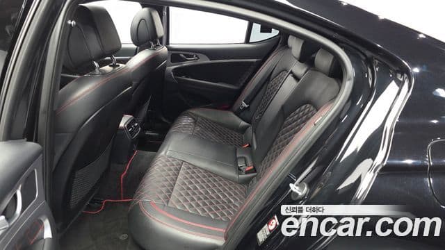 Genesis G70 2020 — Photo 21/34