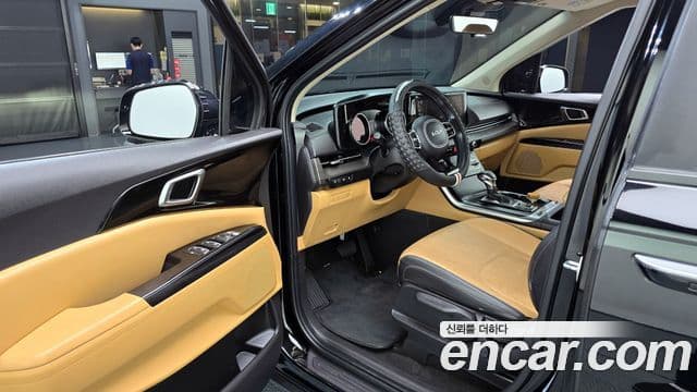 Kia Carnival 2022 — фото 9 из 20