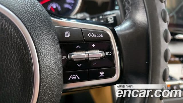 Kia Carnival 2022 — фото 16 из 20