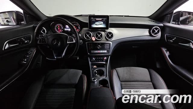 Mercedes-Benz CLA-Class 2018 — Şəkil 7/20