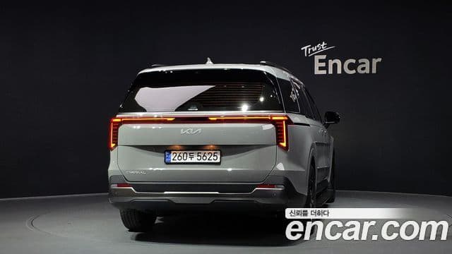 Kia Carnival 2024 — ფოტო 4/20