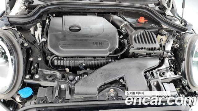Mini Cooper S Convertible 2023 — ფოტო 5/19