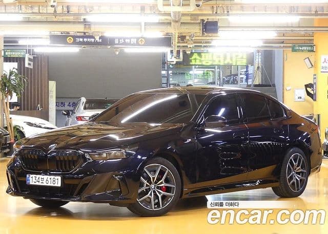 BMW 5 Series 2024 — фото 20 из 20