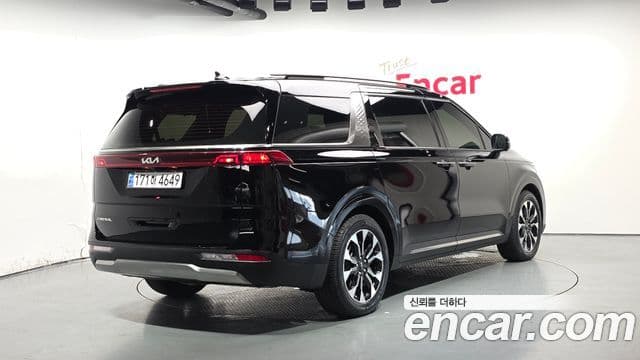 Kia Carnival 2023 — фото 2 из 20