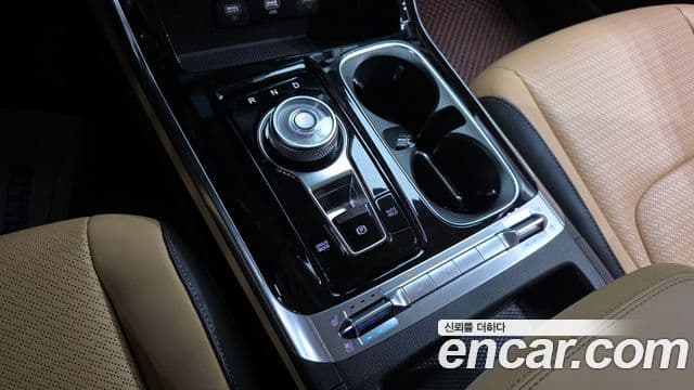 Kia Carnival 2023 — фото 9 из 20