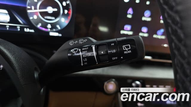 Kia Carnival 2023 — Şəkil 17/20