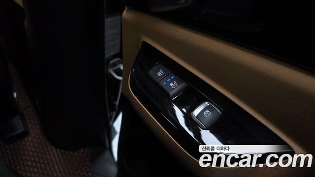 Kia Carnival 2023 — Şəkil 18/20