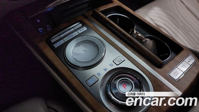 Genesis Electrified G80 2020 — фото 9 из 20