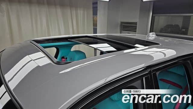 Rolls-Royce Cullinan 2019 — Şəkil 19/20