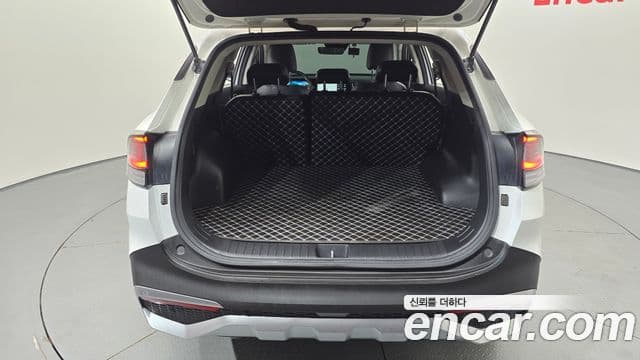 Kia Sportage 2022 — ფოტო 17/20