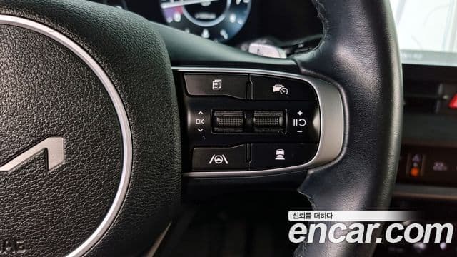 Kia Sportage 2023 — ფოტო 16/20