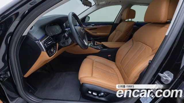 BMW 5 Series 2023 — Şəkil 8/20
