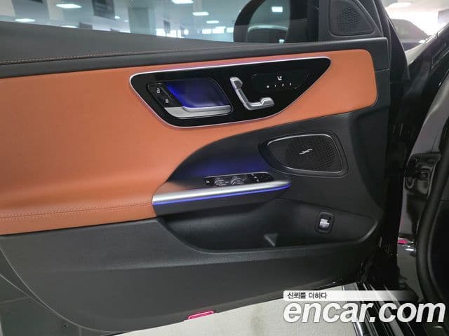 Mercedes-Benz C-Class 2023 — ფოტო 11/17