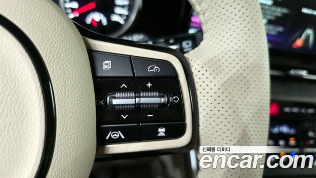Kia Carnival 2023 — Фото 19/20