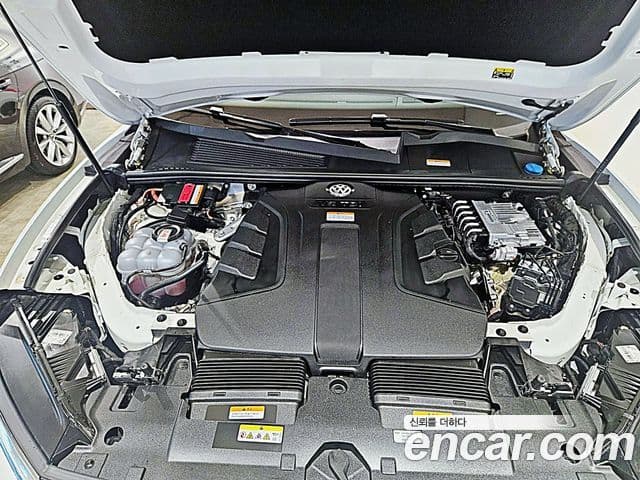 Volkswagen Touareg 2024 — ფოტო 5/14