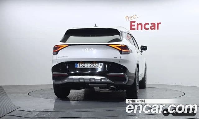 Kia Sportage 2021 — ფოტო 3/20