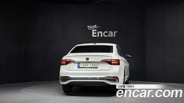 Volkswagen Jetta 2022 — Şəkil 4/20