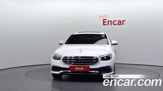 Mercedes-Benz E-Class 2022 — ფოტო 3/20
