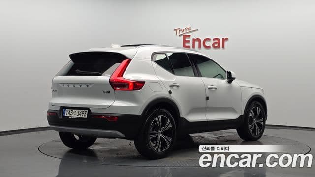 Volvo XC40 2021 — Şəkil 2/20