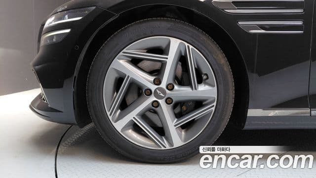 Genesis Electrified G80 2023 — Şəkil 5/20