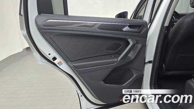Volkswagen Tiguan 2021 — Photo 9/30