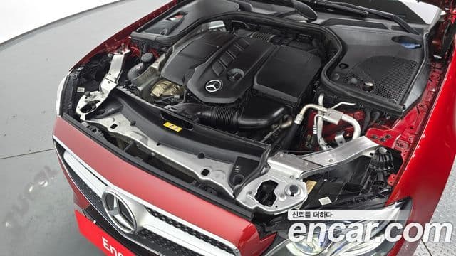 Mercedes-Benz E-Class 2018 — фото 6 из 20