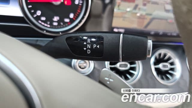 Mercedes-Benz E-Class 2018 — Şəkil 9/20