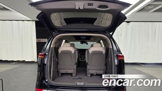 Kia Carnival 2021 — фото 20 из 20